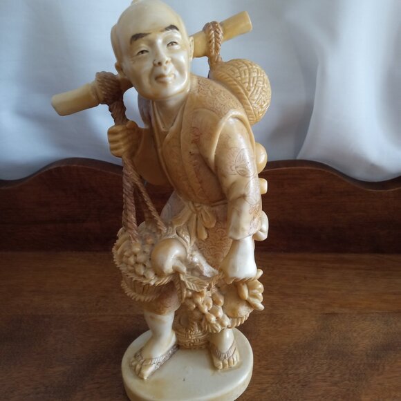 Asian Statue/Figurine - Picture 2 of 11